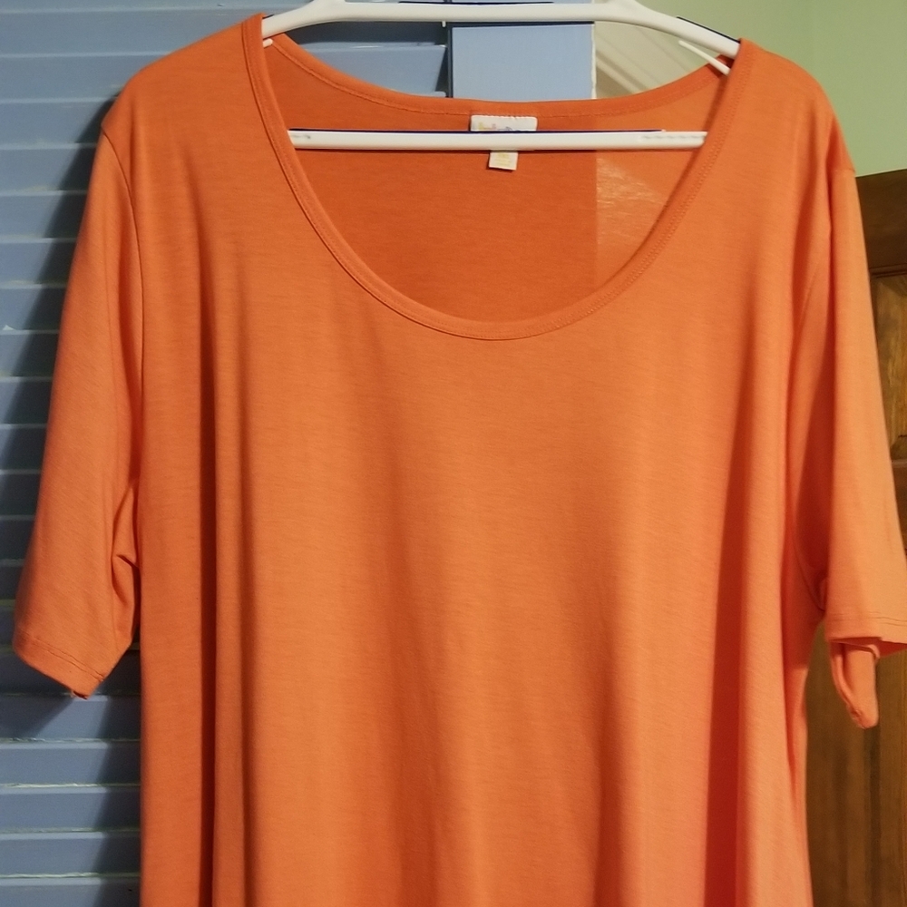 Lularoe shirt
